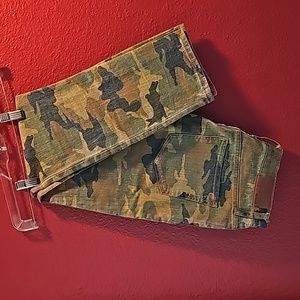 Madewell camo slim boyjean